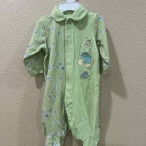 VINTAGE Carters one piece 6-9 month